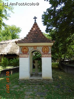 [P06] Troiță Rășinari, Sibiu, (sec. XIX) » foto by Mitica49
 - 
<span class="allrVoted glyphicon glyphicon-heart hidden" id="av958545"></span>
<a class="m-l-10 hidden" id="sv958545" onclick="voting_Foto_DelVot(,958545,8488)" role="button">șterge vot <span class="glyphicon glyphicon-remove"></span></a>
<a id="v9958545" class=" c-red"  onclick="voting_Foto_SetVot(958545)" role="button"><span class="glyphicon glyphicon-heart-empty"></span> <b>LIKE</b> = Votează poza</a> <img class="hidden"  id="f958545W9" src="/imagini/loader.gif" border="0" /><span class="AjErrMes hidden" id="e958545ErM"></span>