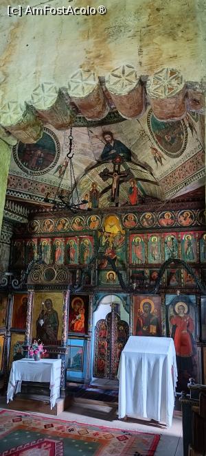 [P18] Interior biserică de lemn. » foto by tata123 🔱
 - 
<span class="allrVoted glyphicon glyphicon-heart hidden" id="av1528340"></span>
<a class="m-l-10 hidden" id="sv1528340" onclick="voting_Foto_DelVot(,1528340,8488)" role="button">șterge vot <span class="glyphicon glyphicon-remove"></span></a>
<a id="v91528340" class=" c-red"  onclick="voting_Foto_SetVot(1528340)" role="button"><span class="glyphicon glyphicon-heart-empty"></span> <b>LIKE</b> = Votează poza</a> <img class="hidden"  id="f1528340W9" src="/imagini/loader.gif" border="0" /><span class="AjErrMes hidden" id="e1528340ErM"></span>