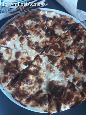 [P07] pizza nu arata rau, dar gustul este problema » foto by nrs †
 - 
<span class="allrVoted glyphicon glyphicon-heart hidden" id="av1272650"></span>
<a class="m-l-10 hidden" id="sv1272650" onclick="voting_Foto_DelVot(,1272650,8608)" role="button">șterge vot <span class="glyphicon glyphicon-remove"></span></a>
<a id="v91272650" class=" c-red"  onclick="voting_Foto_SetVot(1272650)" role="button"><span class="glyphicon glyphicon-heart-empty"></span> <b>LIKE</b> = Votează poza</a> <img class="hidden"  id="f1272650W9" src="/imagini/loader.gif" border="0" /><span class="AjErrMes hidden" id="e1272650ErM"></span>