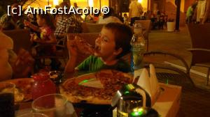 [P01] pizza buna in prima seara la terasa Four Seasons, noi am luat mancare gatita.  » foto by Aniela Tolo
 - 
<span class="allrVoted glyphicon glyphicon-heart hidden" id="av936236"></span>
<a class="m-l-10 hidden" id="sv936236" onclick="voting_Foto_DelVot(,936236,8635)" role="button">șterge vot <span class="glyphicon glyphicon-remove"></span></a>
<a id="v9936236" class=" c-red"  onclick="voting_Foto_SetVot(936236)" role="button"><span class="glyphicon glyphicon-heart-empty"></span> <b>LIKE</b> = Votează poza</a> <img class="hidden"  id="f936236W9" src="/imagini/loader.gif" border="0" /><span class="AjErrMes hidden" id="e936236ErM"></span>