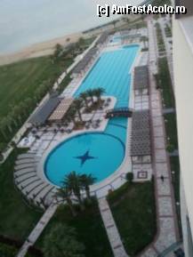 [P01] Piscina hotelului vazuta de la et.12 al resortului » foto by aaaaa
 - 
<span class="allrVoted glyphicon glyphicon-heart hidden" id="av327595"></span>
<a class="m-l-10 hidden" id="sv327595" onclick="voting_Foto_DelVot(,327595,8653)" role="button">șterge vot <span class="glyphicon glyphicon-remove"></span></a>
<a id="v9327595" class=" c-red"  onclick="voting_Foto_SetVot(327595)" role="button"><span class="glyphicon glyphicon-heart-empty"></span> <b>LIKE</b> = Votează poza</a> <img class="hidden"  id="f327595W9" src="/imagini/loader.gif" border="0" /><span class="AjErrMes hidden" id="e327595ErM"></span>