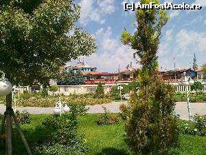 [P02] Konya - gradina de la intrarea in mausoleul Mevlana » foto by calator2000
 - 
<span class="allrVoted glyphicon glyphicon-heart hidden" id="av660879"></span>
<a class="m-l-10 hidden" id="sv660879" onclick="voting_Foto_DelVot(,660879,8659)" role="button">șterge vot <span class="glyphicon glyphicon-remove"></span></a>
<a id="v9660879" class=" c-red"  onclick="voting_Foto_SetVot(660879)" role="button"><span class="glyphicon glyphicon-heart-empty"></span> <b>LIKE</b> = Votează poza</a> <img class="hidden"  id="f660879W9" src="/imagini/loader.gif" border="0" /><span class="AjErrMes hidden" id="e660879ErM"></span>