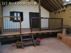 [P58] La plimbare prin Kakopetria; aici intrarea la muzeu, cu instalația de zivania în dreapta » foto by crismis
 - 
<span class="allrVoted glyphicon glyphicon-heart hidden" id="av999752"></span>
<a class="m-l-10 hidden" id="sv999752" onclick="voting_Foto_DelVot(,999752,8662)" role="button">șterge vot <span class="glyphicon glyphicon-remove"></span></a>
<a id="v9999752" class=" c-red"  onclick="voting_Foto_SetVot(999752)" role="button"><span class="glyphicon glyphicon-heart-empty"></span> <b>LIKE</b> = Votează poza</a> <img class="hidden"  id="f999752W9" src="/imagini/loader.gif" border="0" /><span class="AjErrMes hidden" id="e999752ErM"></span>