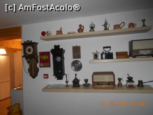 [P05] oramente din salonul pensiunii » foto by zlatna
 - 
<span class="allrVoted glyphicon glyphicon-heart hidden" id="av1111806"></span>
<a class="m-l-10 hidden" id="sv1111806" onclick="voting_Foto_DelVot(,1111806,8692)" role="button">șterge vot <span class="glyphicon glyphicon-remove"></span></a>
<a id="v91111806" class=" c-red"  onclick="voting_Foto_SetVot(1111806)" role="button"><span class="glyphicon glyphicon-heart-empty"></span> <b>LIKE</b> = Votează poza</a> <img class="hidden"  id="f1111806W9" src="/imagini/loader.gif" border="0" /><span class="AjErrMes hidden" id="e1111806ErM"></span>