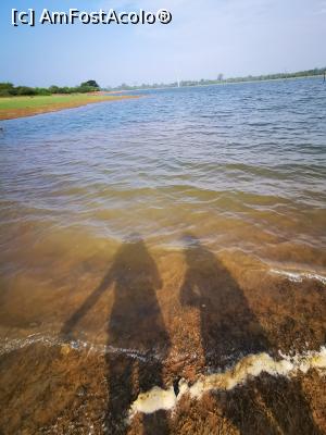 [P30] Lacul Udawalawe » foto by cata2106
 - 
<span class="allrVoted glyphicon glyphicon-heart hidden" id="av1288688"></span>
<a class="m-l-10 hidden" id="sv1288688" onclick="voting_Foto_DelVot(,1288688,8783)" role="button">șterge vot <span class="glyphicon glyphicon-remove"></span></a>
<a id="v91288688" class=" c-red"  onclick="voting_Foto_SetVot(1288688)" role="button"><span class="glyphicon glyphicon-heart-empty"></span> <b>LIKE</b> = Votează poza</a> <img class="hidden"  id="f1288688W9" src="/imagini/loader.gif" border="0" /><span class="AjErrMes hidden" id="e1288688ErM"></span>