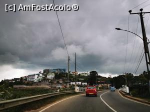 [P07] Înaintam spre Nuawara Eliya » foto by cata2106
 - 
<span class="allrVoted glyphicon glyphicon-heart hidden" id="av1298631"></span>
<a class="m-l-10 hidden" id="sv1298631" onclick="voting_Foto_DelVot(,1298631,8783)" role="button">șterge vot <span class="glyphicon glyphicon-remove"></span></a>
<a id="v91298631" class=" c-red"  onclick="voting_Foto_SetVot(1298631)" role="button"><span class="glyphicon glyphicon-heart-empty"></span> <b>LIKE</b> = Votează poza</a> <img class="hidden"  id="f1298631W9" src="/imagini/loader.gif" border="0" /><span class="AjErrMes hidden" id="e1298631ErM"></span>