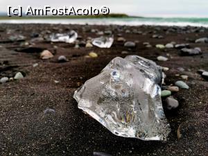 [P03] Diamond Beach - gheață la frapieră pe nisipul vulcanic - catifea al plajei » foto by le_maitre
 - 
<span class="allrVoted glyphicon glyphicon-heart hidden" id="av1204970"></span>
<a class="m-l-10 hidden" id="sv1204970" onclick="voting_Foto_DelVot(,1204970,8786)" role="button">șterge vot <span class="glyphicon glyphicon-remove"></span></a>
<a id="v91204970" class=" c-red"  onclick="voting_Foto_SetVot(1204970)" role="button"><span class="glyphicon glyphicon-heart-empty"></span> <b>LIKE</b> = Votează poza</a> <img class="hidden"  id="f1204970W9" src="/imagini/loader.gif" border="0" /><span class="AjErrMes hidden" id="e1204970ErM"></span>