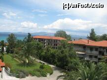 [P03] Vedere de la balconul camerei, spre mare și grădina frumos amenajată. » foto by Larissa
 - 
<span class="allrVoted glyphicon glyphicon-heart hidden" id="av201087"></span>
<a class="m-l-10 hidden" id="sv201087" onclick="voting_Foto_DelVot(,201087,8855)" role="button">șterge vot <span class="glyphicon glyphicon-remove"></span></a>
<a id="v9201087" class=" c-red"  onclick="voting_Foto_SetVot(201087)" role="button"><span class="glyphicon glyphicon-heart-empty"></span> <b>LIKE</b> = Votează poza</a> <img class="hidden"  id="f201087W9" src="/imagini/loader.gif" border="0" /><span class="AjErrMes hidden" id="e201087ErM"></span>