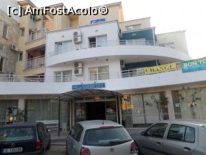 [P01] Hotel Lotos-intrarea principala (se poate intra si prin restaurant)  » foto by kikiritzi
 - 
<span class="allrVoted glyphicon glyphicon-heart hidden" id="av872775"></span>
<a class="m-l-10 hidden" id="sv872775" onclick="voting_Foto_DelVot(,872775,8865)" role="button">șterge vot <span class="glyphicon glyphicon-remove"></span></a>
<a id="v9872775" class=" c-red"  onclick="voting_Foto_SetVot(872775)" role="button"><span class="glyphicon glyphicon-heart-empty"></span> <b>LIKE</b> = Votează poza</a> <img class="hidden"  id="f872775W9" src="/imagini/loader.gif" border="0" /><span class="AjErrMes hidden" id="e872775ErM"></span>