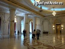 [P55] București,ParlamentulRomâniei: ieșirea spre curtea interioară din Sala IC Brătianu » foto by mariana.olaru
 - 
<span class="allrVoted glyphicon glyphicon-heart hidden" id="av200195"></span>
<a class="m-l-10 hidden" id="sv200195" onclick="voting_Foto_DelVot(,200195,8917)" role="button">șterge vot <span class="glyphicon glyphicon-remove"></span></a>
<a id="v9200195" class=" c-red"  onclick="voting_Foto_SetVot(200195)" role="button"><span class="glyphicon glyphicon-heart-empty"></span> <b>LIKE</b> = Votează poza</a> <img class="hidden"  id="f200195W9" src="/imagini/loader.gif" border="0" /><span class="AjErrMes hidden" id="e200195ErM"></span>