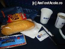 [P28] Mancarea in avion cu a doua companie cu care am  zburat, la intoarcerea din Antalya la Bucuresti » foto by magdalena
 - 
<span class="allrVoted glyphicon glyphicon-heart hidden" id="av201255"></span>
<a class="m-l-10 hidden" id="sv201255" onclick="voting_Foto_DelVot(,201255,8928)" role="button">șterge vot <span class="glyphicon glyphicon-remove"></span></a>
<a id="v9201255" class=" c-red"  onclick="voting_Foto_SetVot(201255)" role="button"><span class="glyphicon glyphicon-heart-empty"></span> <b>LIKE</b> = Votează poza</a> <img class="hidden"  id="f201255W9" src="/imagini/loader.gif" border="0" /><span class="AjErrMes hidden" id="e201255ErM"></span>