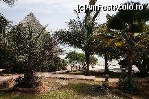 [P01] Ras Nungwi Resort, scarile ce duc spre plaja » foto by mariarosa
 - 
<span class="allrVoted glyphicon glyphicon-heart hidden" id="av200690"></span>
<a class="m-l-10 hidden" id="sv200690" onclick="voting_Foto_DelVot(,200690,8929)" role="button">șterge vot <span class="glyphicon glyphicon-remove"></span></a>
<a id="v9200690" class=" c-red"  onclick="voting_Foto_SetVot(200690)" role="button"><span class="glyphicon glyphicon-heart-empty"></span> <b>LIKE</b> = Votează poza</a> <img class="hidden"  id="f200690W9" src="/imagini/loader.gif" border="0" /><span class="AjErrMes hidden" id="e200690ErM"></span>