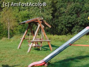 [P30] dar si balansoarul din care adultii, printre altele, pot supraveghea joaca copiilor . » foto by liviu49
 - 
<span class="allrVoted glyphicon glyphicon-heart hidden" id="av1304520"></span>
<a class="m-l-10 hidden" id="sv1304520" onclick="voting_Foto_DelVot(,1304520,8968)" role="button">șterge vot <span class="glyphicon glyphicon-remove"></span></a>
<a id="v91304520" class=" c-red"  onclick="voting_Foto_SetVot(1304520)" role="button"><span class="glyphicon glyphicon-heart-empty"></span> <b>LIKE</b> = Votează poza</a> <img class="hidden"  id="f1304520W9" src="/imagini/loader.gif" border="0" /><span class="AjErrMes hidden" id="e1304520ErM"></span>