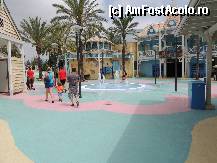 [P02] Intrarea parcului » foto by bogdanfifa
 - 
<span class="allrVoted glyphicon glyphicon-heart hidden" id="av326230"></span>
<a class="m-l-10 hidden" id="sv326230" onclick="voting_Foto_DelVot(,326230,9107)" role="button">șterge vot <span class="glyphicon glyphicon-remove"></span></a>
<a id="v9326230" class=" c-red"  onclick="voting_Foto_SetVot(326230)" role="button"><span class="glyphicon glyphicon-heart-empty"></span> <b>LIKE</b> = Votează poza</a> <img class="hidden"  id="f326230W9" src="/imagini/loader.gif" border="0" /><span class="AjErrMes hidden" id="e326230ErM"></span>