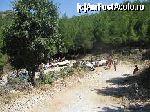 [P04] un prim jeep s-a stricat pe drum, am uitat sa mentionez. turistii au fost redistribuiti in celelalte. » foto by cristi_an3000
 - 
<span class="allrVoted glyphicon glyphicon-heart hidden" id="av18679"></span>
<a class="m-l-10 hidden" id="sv18679" onclick="voting_Foto_DelVot(,18679,9243)" role="button">șterge vot <span class="glyphicon glyphicon-remove"></span></a>
<a id="v918679" class=" c-red"  onclick="voting_Foto_SetVot(18679)" role="button"><span class="glyphicon glyphicon-heart-empty"></span> <b>LIKE</b> = Votează poza</a> <img class="hidden"  id="f18679W9" src="/imagini/loader.gif" border="0" /><span class="AjErrMes hidden" id="e18679ErM"></span>