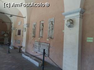 [P41] 41. Câteva din exponatele din galeria „Chiostro”-ului.  » foto by msnd
 - 
<span class="allrVoted glyphicon glyphicon-heart hidden" id="av858744"></span>
<a class="m-l-10 hidden" id="sv858744" onclick="voting_Foto_DelVot(,858744,9312)" role="button">șterge vot <span class="glyphicon glyphicon-remove"></span></a>
<a id="v9858744" class=" c-red"  onclick="voting_Foto_SetVot(858744)" role="button"><span class="glyphicon glyphicon-heart-empty"></span> <b>LIKE</b> = Votează poza</a> <img class="hidden"  id="f858744W9" src="/imagini/loader.gif" border="0" /><span class="AjErrMes hidden" id="e858744ErM"></span>