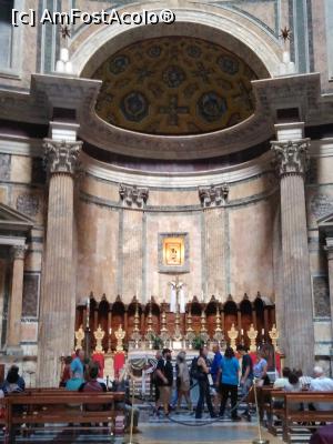 [P17] 17. Pe partea opusă intrării este ”Marele Altar”.  » foto by msnd
 - 
<span class="allrVoted glyphicon glyphicon-heart hidden" id="av860984"></span>
<a class="m-l-10 hidden" id="sv860984" onclick="voting_Foto_DelVot(,860984,9312)" role="button">șterge vot <span class="glyphicon glyphicon-remove"></span></a>
<a id="v9860984" class=" c-red"  onclick="voting_Foto_SetVot(860984)" role="button"><span class="glyphicon glyphicon-heart-empty"></span> <b>LIKE</b> = Votează poza</a> <img class="hidden"  id="f860984W9" src="/imagini/loader.gif" border="0" /><span class="AjErrMes hidden" id="e860984ErM"></span>