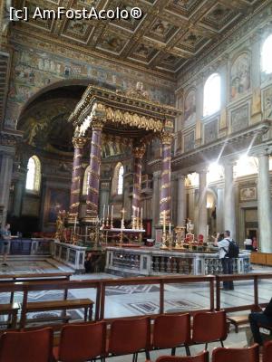 [P33] 33. Baldachinul papal datează din secolul al XVIII-les. Deasupra lui se vede ”Arcul Triumfal”, datând din secolul al V-lea, înfățișând scene din copilăria lui Isus.  » foto by msnd
 - 
<span class="allrVoted glyphicon glyphicon-heart hidden" id="av861004"></span>
<a class="m-l-10 hidden" id="sv861004" onclick="voting_Foto_DelVot(,861004,9312)" role="button">șterge vot <span class="glyphicon glyphicon-remove"></span></a>
<a id="v9861004" class=" c-red"  onclick="voting_Foto_SetVot(861004)" role="button"><span class="glyphicon glyphicon-heart-empty"></span> <b>LIKE</b> = Votează poza</a> <img class="hidden"  id="f861004W9" src="/imagini/loader.gif" border="0" /><span class="AjErrMes hidden" id="e861004ErM"></span>