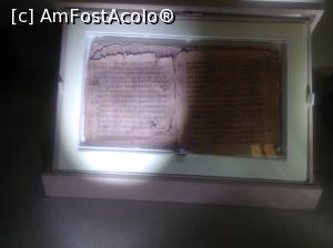 [P57] 57. În aceleași vitrine sunt și cărți de mare valoare.  » foto by msnd
 - 
<span class="allrVoted glyphicon glyphicon-heart hidden" id="av861028"></span>
<a class="m-l-10 hidden" id="sv861028" onclick="voting_Foto_DelVot(,861028,9312)" role="button">șterge vot <span class="glyphicon glyphicon-remove"></span></a>
<a id="v9861028" class=" c-red"  onclick="voting_Foto_SetVot(861028)" role="button"><span class="glyphicon glyphicon-heart-empty"></span> <b>LIKE</b> = Votează poza</a> <img class="hidden"  id="f861028W9" src="/imagini/loader.gif" border="0" /><span class="AjErrMes hidden" id="e861028ErM"></span>
