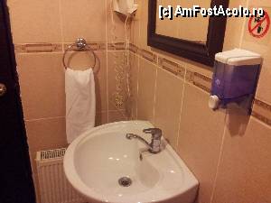 [P13] Hotel Grand Cinar Kutahya - tot baia » foto by nicole33
 - 
<span class="allrVoted glyphicon glyphicon-heart hidden" id="av386586"></span>
<a class="m-l-10 hidden" id="sv386586" onclick="voting_Foto_DelVot(,386586,9368)" role="button">șterge vot <span class="glyphicon glyphicon-remove"></span></a>
<a id="v9386586" class=" c-red"  onclick="voting_Foto_SetVot(386586)" role="button"><span class="glyphicon glyphicon-heart-empty"></span> <b>LIKE</b> = Votează poza</a> <img class="hidden"  id="f386586W9" src="/imagini/loader.gif" border="0" /><span class="AjErrMes hidden" id="e386586ErM"></span>