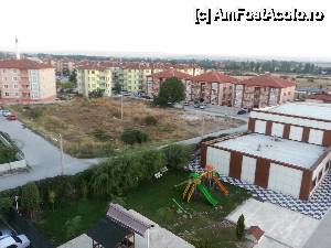 [P03] Grand Cinar Kutahya - vedere de pe geam. loc de joacă pentru copii în curtea hotelului » foto by nicole33
 - 
<span class="allrVoted glyphicon glyphicon-heart hidden" id="av508484"></span>
<a class="m-l-10 hidden" id="sv508484" onclick="voting_Foto_DelVot(,508484,9368)" role="button">șterge vot <span class="glyphicon glyphicon-remove"></span></a>
<a id="v9508484" class=" c-red"  onclick="voting_Foto_SetVot(508484)" role="button"><span class="glyphicon glyphicon-heart-empty"></span> <b>LIKE</b> = Votează poza</a> <img class="hidden"  id="f508484W9" src="/imagini/loader.gif" border="0" /><span class="AjErrMes hidden" id="e508484ErM"></span>