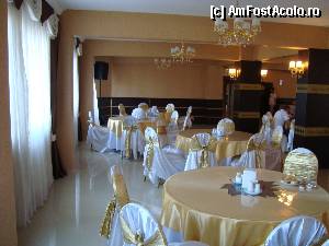 [P12] o parte din sala de mese.  » foto by manuta_1969
 - 
<span class="allrVoted glyphicon glyphicon-heart hidden" id="av346656"></span>
<a class="m-l-10 hidden" id="sv346656" onclick="voting_Foto_DelVot(,346656,9368)" role="button">șterge vot <span class="glyphicon glyphicon-remove"></span></a>
<a id="v9346656" class=" c-red"  onclick="voting_Foto_SetVot(346656)" role="button"><span class="glyphicon glyphicon-heart-empty"></span> <b>LIKE</b> = Votează poza</a> <img class="hidden"  id="f346656W9" src="/imagini/loader.gif" border="0" /><span class="AjErrMes hidden" id="e346656ErM"></span>