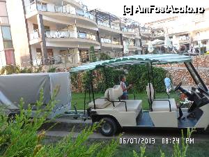 [P16] masinuta care transporta turistii de la preluarea lor pana la apartamentele repartizate » foto by amero
 - 
<span class="allrVoted glyphicon glyphicon-heart hidden" id="av439308"></span>
<a class="m-l-10 hidden" id="sv439308" onclick="voting_Foto_DelVot(,439308,9375)" role="button">șterge vot <span class="glyphicon glyphicon-remove"></span></a>
<a id="v9439308" class=" c-red"  onclick="voting_Foto_SetVot(439308)" role="button"><span class="glyphicon glyphicon-heart-empty"></span> <b>LIKE</b> = Votează poza</a> <img class="hidden"  id="f439308W9" src="/imagini/loader.gif" border="0" /><span class="AjErrMes hidden" id="e439308ErM"></span>