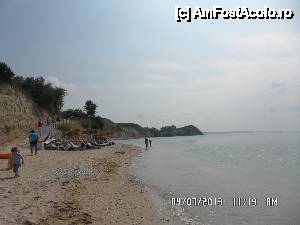 [P18] plaja cu deschidere spre resortul vecin Trachian » foto by amero
 - 
<span class="allrVoted glyphicon glyphicon-heart hidden" id="av439310"></span>
<a class="m-l-10 hidden" id="sv439310" onclick="voting_Foto_DelVot(,439310,9375)" role="button">șterge vot <span class="glyphicon glyphicon-remove"></span></a>
<a id="v9439310" class=" c-red"  onclick="voting_Foto_SetVot(439310)" role="button"><span class="glyphicon glyphicon-heart-empty"></span> <b>LIKE</b> = Votează poza</a> <img class="hidden"  id="f439310W9" src="/imagini/loader.gif" border="0" /><span class="AjErrMes hidden" id="e439310ErM"></span>