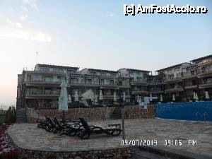 [P20] la ora 19,00 piscinele se eliberau » foto by amero
 - 
<span class="allrVoted glyphicon glyphicon-heart hidden" id="av439312"></span>
<a class="m-l-10 hidden" id="sv439312" onclick="voting_Foto_DelVot(,439312,9375)" role="button">șterge vot <span class="glyphicon glyphicon-remove"></span></a>
<a id="v9439312" class=" c-red"  onclick="voting_Foto_SetVot(439312)" role="button"><span class="glyphicon glyphicon-heart-empty"></span> <b>LIKE</b> = Votează poza</a> <img class="hidden"  id="f439312W9" src="/imagini/loader.gif" border="0" /><span class="AjErrMes hidden" id="e439312ErM"></span>