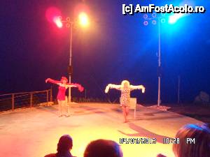 [P21] un zambet pentru turisti la orele serii » foto by amero
 - 
<span class="allrVoted glyphicon glyphicon-heart hidden" id="av439313"></span>
<a class="m-l-10 hidden" id="sv439313" onclick="voting_Foto_DelVot(,439313,9375)" role="button">șterge vot <span class="glyphicon glyphicon-remove"></span></a>
<a id="v9439313" class=" c-red"  onclick="voting_Foto_SetVot(439313)" role="button"><span class="glyphicon glyphicon-heart-empty"></span> <b>LIKE</b> = Votează poza</a> <img class="hidden"  id="f439313W9" src="/imagini/loader.gif" border="0" /><span class="AjErrMes hidden" id="e439313ErM"></span>