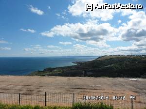 [P06] vedere de pe terasa apartamentului, drumul din fata duce per pedes la plaja de pe malul marii. 
despre albastrul Marii Negre... ce ziceti?  » foto by amero
 - 
<span class="allrVoted glyphicon glyphicon-heart hidden" id="av439298"></span>
<a class="m-l-10 hidden" id="sv439298" onclick="voting_Foto_DelVot(,439298,9375)" role="button">șterge vot <span class="glyphicon glyphicon-remove"></span></a>
<a id="v9439298" class=" c-red"  onclick="voting_Foto_SetVot(439298)" role="button"><span class="glyphicon glyphicon-heart-empty"></span> <b>LIKE</b> = Votează poza</a> <img class="hidden"  id="f439298W9" src="/imagini/loader.gif" border="0" /><span class="AjErrMes hidden" id="e439298ErM"></span>