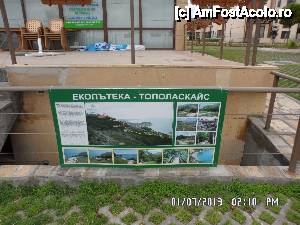 [P09] in fata cladirii receptiei este harta care explica drumul spre plaja resortului de la malul marii » foto by amero
 - 
<span class="allrVoted glyphicon glyphicon-heart hidden" id="av439301"></span>
<a class="m-l-10 hidden" id="sv439301" onclick="voting_Foto_DelVot(,439301,9375)" role="button">șterge vot <span class="glyphicon glyphicon-remove"></span></a>
<a id="v9439301" class=" c-red"  onclick="voting_Foto_SetVot(439301)" role="button"><span class="glyphicon glyphicon-heart-empty"></span> <b>LIKE</b> = Votează poza</a> <img class="hidden"  id="f439301W9" src="/imagini/loader.gif" border="0" /><span class="AjErrMes hidden" id="e439301ErM"></span>
