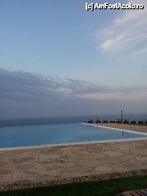 [P05] Piscina din spatele Block 3.  » foto by C.Raluca*
 - 
<span class="allrVoted glyphicon glyphicon-heart hidden" id="av427053"></span>
<a class="m-l-10 hidden" id="sv427053" onclick="voting_Foto_DelVot(,427053,9375)" role="button">șterge vot <span class="glyphicon glyphicon-remove"></span></a>
<a id="v9427053" class=" c-red"  onclick="voting_Foto_SetVot(427053)" role="button"><span class="glyphicon glyphicon-heart-empty"></span> <b>LIKE</b> = Votează poza</a> <img class="hidden"  id="f427053W9" src="/imagini/loader.gif" border="0" /><span class="AjErrMes hidden" id="e427053ErM"></span>