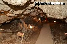 [P04] Peștera Muierilor, suntem în peșteră » foto by unq
 - 
<span class="allrVoted glyphicon glyphicon-heart hidden" id="av450420"></span>
<a class="m-l-10 hidden" id="sv450420" onclick="voting_Foto_DelVot(,450420,9382)" role="button">șterge vot <span class="glyphicon glyphicon-remove"></span></a>
<a id="v9450420" class=" c-red"  onclick="voting_Foto_SetVot(450420)" role="button"><span class="glyphicon glyphicon-heart-empty"></span> <b>LIKE</b> = Votează poza</a> <img class="hidden"  id="f450420W9" src="/imagini/loader.gif" border="0" /><span class="AjErrMes hidden" id="e450420ErM"></span>