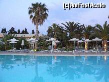 [P11] Piscina seara » foto by Xander
 - 
<span class="allrVoted glyphicon glyphicon-heart hidden" id="av223736"></span>
<a class="m-l-10 hidden" id="sv223736" onclick="voting_Foto_DelVot(,223736,9397)" role="button">șterge vot <span class="glyphicon glyphicon-remove"></span></a>
<a id="v9223736" class=" c-red"  onclick="voting_Foto_SetVot(223736)" role="button"><span class="glyphicon glyphicon-heart-empty"></span> <b>LIKE</b> = Votează poza</a> <img class="hidden"  id="f223736W9" src="/imagini/loader.gif" border="0" /><span class="AjErrMes hidden" id="e223736ErM"></span>