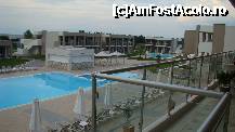 [P01] piscina mare, barul (in centru) si parte din complex » foto by Stone
 - 
<span class="allrVoted glyphicon glyphicon-heart hidden" id="av223909"></span>
<a class="m-l-10 hidden" id="sv223909" onclick="voting_Foto_DelVot(,223909,9399)" role="button">șterge vot <span class="glyphicon glyphicon-remove"></span></a>
<a id="v9223909" class=" c-red"  onclick="voting_Foto_SetVot(223909)" role="button"><span class="glyphicon glyphicon-heart-empty"></span> <b>LIKE</b> = Votează poza</a> <img class="hidden"  id="f223909W9" src="/imagini/loader.gif" border="0" /><span class="AjErrMes hidden" id="e223909ErM"></span>