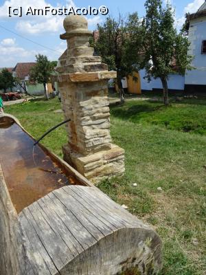 [P19] Izvor mineral în centrul satului Viscri. » foto by tata123 🔱
 - 
<span class="allrVoted glyphicon glyphicon-heart hidden" id="av1189378"></span>
<a class="m-l-10 hidden" id="sv1189378" onclick="voting_Foto_DelVot(,1189378,9553)" role="button">șterge vot <span class="glyphicon glyphicon-remove"></span></a>
<a id="v91189378" class=" c-red"  onclick="voting_Foto_SetVot(1189378)" role="button"><span class="glyphicon glyphicon-heart-empty"></span> <b>LIKE</b> = Votează poza</a> <img class="hidden"  id="f1189378W9" src="/imagini/loader.gif" border="0" /><span class="AjErrMes hidden" id="e1189378ErM"></span>