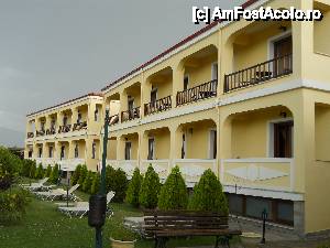 [P08] Vedere spre hotel din gradina » foto by elena_iasi
 - 
<span class="allrVoted glyphicon glyphicon-heart hidden" id="av438180"></span>
<a class="m-l-10 hidden" id="sv438180" onclick="voting_Foto_DelVot(,438180,9604)" role="button">șterge vot <span class="glyphicon glyphicon-remove"></span></a>
<a id="v9438180" class=" c-red"  onclick="voting_Foto_SetVot(438180)" role="button"><span class="glyphicon glyphicon-heart-empty"></span> <b>LIKE</b> = Votează poza</a> <img class="hidden"  id="f438180W9" src="/imagini/loader.gif" border="0" /><span class="AjErrMes hidden" id="e438180ErM"></span>