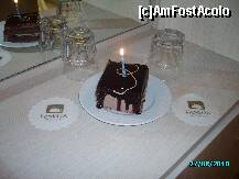 [P21] Tortul oferit de hotel si gasit (surpriza) in frigiderul din camera cu ocazia zilei de nastere. » foto by aysha
 - 
<span class="allrVoted glyphicon glyphicon-heart hidden" id="av132094"></span>
<a class="m-l-10 hidden" id="sv132094" onclick="voting_Foto_DelVot(,132094,9620)" role="button">șterge vot <span class="glyphicon glyphicon-remove"></span></a>
<a id="v9132094" class=" c-red"  onclick="voting_Foto_SetVot(132094)" role="button"><span class="glyphicon glyphicon-heart-empty"></span> <b>LIKE</b> = Votează poza</a> <img class="hidden"  id="f132094W9" src="/imagini/loader.gif" border="0" /><span class="AjErrMes hidden" id="e132094ErM"></span>