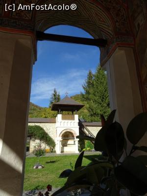 [P05] Fântâna-foișor de la Polovragi. » foto by tata123 🔱
 - 
<span class="allrVoted glyphicon glyphicon-heart hidden" id="av1199385"></span>
<a class="m-l-10 hidden" id="sv1199385" onclick="voting_Foto_DelVot(,1199385,9640)" role="button">șterge vot <span class="glyphicon glyphicon-remove"></span></a>
<a id="v91199385" class=" c-red"  onclick="voting_Foto_SetVot(1199385)" role="button"><span class="glyphicon glyphicon-heart-empty"></span> <b>LIKE</b> = Votează poza</a> <img class="hidden"  id="f1199385W9" src="/imagini/loader.gif" border="0" /><span class="AjErrMes hidden" id="e1199385ErM"></span>
