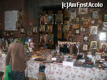 [P18] La intrarea în cea de-a doua biserică se află un loc de unde poți cumpăra obiecte religioase. » foto by fluturas1*
 - 
<span class="allrVoted glyphicon glyphicon-heart hidden" id="av122139"></span>
<a class="m-l-10 hidden" id="sv122139" onclick="voting_Foto_DelVot(,122139,9642)" role="button">șterge vot <span class="glyphicon glyphicon-remove"></span></a>
<a id="v9122139" class=" c-red"  onclick="voting_Foto_SetVot(122139)" role="button"><span class="glyphicon glyphicon-heart-empty"></span> <b>LIKE</b> = Votează poza</a> <img class="hidden"  id="f122139W9" src="/imagini/loader.gif" border="0" /><span class="AjErrMes hidden" id="e122139ErM"></span>