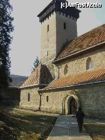 [P03] Biserica din Malancrav - aleea care duce la intrarea in biserica » foto by biancuta
 - 
<span class="allrVoted glyphicon glyphicon-heart hidden" id="av283526"></span>
<a class="m-l-10 hidden" id="sv283526" onclick="voting_Foto_DelVot(,283526,9653)" role="button">șterge vot <span class="glyphicon glyphicon-remove"></span></a>
<a id="v9283526" class=" c-red"  onclick="voting_Foto_SetVot(283526)" role="button"><span class="glyphicon glyphicon-heart-empty"></span> <b>LIKE</b> = Votează poza</a> <img class="hidden"  id="f283526W9" src="/imagini/loader.gif" border="0" /><span class="AjErrMes hidden" id="e283526ErM"></span>