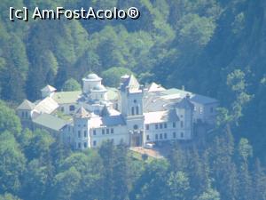 [P32] Manastirea Tismana fotografiata cu zoom de la schitul Cioclovina de Sus.  » foto by DanTal74
 - 
<span class="allrVoted glyphicon glyphicon-heart hidden" id="av733086"></span>
<a class="m-l-10 hidden" id="sv733086" onclick="voting_Foto_DelVot(,733086,9654)" role="button">șterge vot <span class="glyphicon glyphicon-remove"></span></a>
<a id="v9733086" class=" c-red"  onclick="voting_Foto_SetVot(733086)" role="button"><span class="glyphicon glyphicon-heart-empty"></span> <b>LIKE</b> = Votează poza</a> <img class="hidden"  id="f733086W9" src="/imagini/loader.gif" border="0" /><span class="AjErrMes hidden" id="e733086ErM"></span>