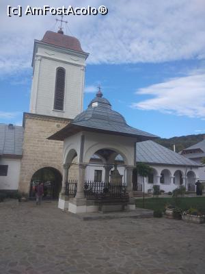 [P22] Mănăstirea Ciolanu, Buzău » foto by Mioritik
 - 
<span class="allrVoted glyphicon glyphicon-heart hidden" id="av1262108"></span>
<a class="m-l-10 hidden" id="sv1262108" onclick="voting_Foto_DelVot(,1262108,9673)" role="button">șterge vot <span class="glyphicon glyphicon-remove"></span></a>
<a id="v91262108" class=" c-red"  onclick="voting_Foto_SetVot(1262108)" role="button"><span class="glyphicon glyphicon-heart-empty"></span> <b>LIKE</b> = Votează poza</a> <img class="hidden"  id="f1262108W9" src="/imagini/loader.gif" border="0" /><span class="AjErrMes hidden" id="e1262108ErM"></span>