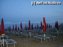 [P01] Plaja di lido di Jesolo intr-o zi cu ploaie. » foto by Gioia
 - 
<span class="allrVoted glyphicon glyphicon-heart hidden" id="av236478"></span>
<a class="m-l-10 hidden" id="sv236478" onclick="voting_Foto_DelVot(,236478,9702)" role="button">șterge vot <span class="glyphicon glyphicon-remove"></span></a>
<a id="v9236478" class=" c-red"  onclick="voting_Foto_SetVot(236478)" role="button"><span class="glyphicon glyphicon-heart-empty"></span> <b>LIKE</b> = Votează poza</a> <img class="hidden"  id="f236478W9" src="/imagini/loader.gif" border="0" /><span class="AjErrMes hidden" id="e236478ErM"></span>