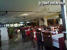 [P04] zona interioara a restaurantului. noi am preferat sa mancam pe terasa » foto by nicole33
 - 
<span class="allrVoted glyphicon glyphicon-heart hidden" id="av237319"></span>
<a class="m-l-10 hidden" id="sv237319" onclick="voting_Foto_DelVot(,237319,9717)" role="button">șterge vot <span class="glyphicon glyphicon-remove"></span></a>
<a id="v9237319" class=" c-red"  onclick="voting_Foto_SetVot(237319)" role="button"><span class="glyphicon glyphicon-heart-empty"></span> <b>LIKE</b> = Votează poza</a> <img class="hidden"  id="f237319W9" src="/imagini/loader.gif" border="0" /><span class="AjErrMes hidden" id="e237319ErM"></span>