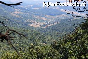 [P08] În plan îndepărtat, satul Cucuieți din comuna Solonț (vecina comunei Zemeș), județul Bacău, văzut de la altitudinea de 900m.  » foto by corneliam
 - 
<span class="allrVoted glyphicon glyphicon-heart hidden" id="av677916"></span>
<a class="m-l-10 hidden" id="sv677916" onclick="voting_Foto_DelVot(,677916,9721)" role="button">șterge vot <span class="glyphicon glyphicon-remove"></span></a>
<a id="v9677916" class=" c-red"  onclick="voting_Foto_SetVot(677916)" role="button"><span class="glyphicon glyphicon-heart-empty"></span> <b>LIKE</b> = Votează poza</a> <img class="hidden"  id="f677916W9" src="/imagini/loader.gif" border="0" /><span class="AjErrMes hidden" id="e677916ErM"></span>