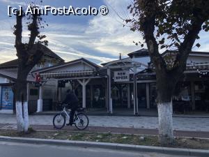 [P01] New House Restaurant - vedere din stradă » foto by nicole33
 - 
<span class="allrVoted glyphicon glyphicon-heart hidden" id="av1413434"></span>
<a class="m-l-10 hidden" id="sv1413434" onclick="voting_Foto_DelVot(,1413434,9747)" role="button">șterge vot <span class="glyphicon glyphicon-remove"></span></a>
<a id="v91413434" class=" c-red"  onclick="voting_Foto_SetVot(1413434)" role="button"><span class="glyphicon glyphicon-heart-empty"></span> <b>LIKE</b> = Votează poza</a> <img class="hidden"  id="f1413434W9" src="/imagini/loader.gif" border="0" /><span class="AjErrMes hidden" id="e1413434ErM"></span>