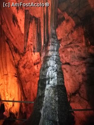 [P24] 24. Stalactita și stalagmita s-au unit într-o coloană.  » foto by msnd
 - 
<span class="allrVoted glyphicon glyphicon-heart hidden" id="av1117295"></span>
<a class="m-l-10 hidden" id="sv1117295" onclick="voting_Foto_DelVot(,1117295,9765)" role="button">șterge vot <span class="glyphicon glyphicon-remove"></span></a>
<a id="v91117295" class=" c-red"  onclick="voting_Foto_SetVot(1117295)" role="button"><span class="glyphicon glyphicon-heart-empty"></span> <b>LIKE</b> = Votează poza</a> <img class="hidden"  id="f1117295W9" src="/imagini/loader.gif" border="0" /><span class="AjErrMes hidden" id="e1117295ErM"></span>
