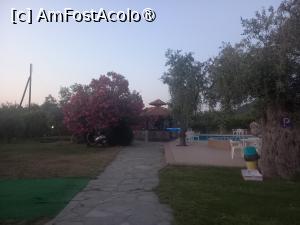 [P06] Vedere spre piscina și barul din spatele hotelului » foto by mnn
 - 
<span class="allrVoted glyphicon glyphicon-heart hidden" id="av1494023"></span>
<a class="m-l-10 hidden" id="sv1494023" onclick="voting_Foto_DelVot(,1494023,9890)" role="button">șterge vot <span class="glyphicon glyphicon-remove"></span></a>
<a id="v91494023" class=" c-red"  onclick="voting_Foto_SetVot(1494023)" role="button"><span class="glyphicon glyphicon-heart-empty"></span> <b>LIKE</b> = Votează poza</a> <img class="hidden"  id="f1494023W9" src="/imagini/loader.gif" border="0" /><span class="AjErrMes hidden" id="e1494023ErM"></span>